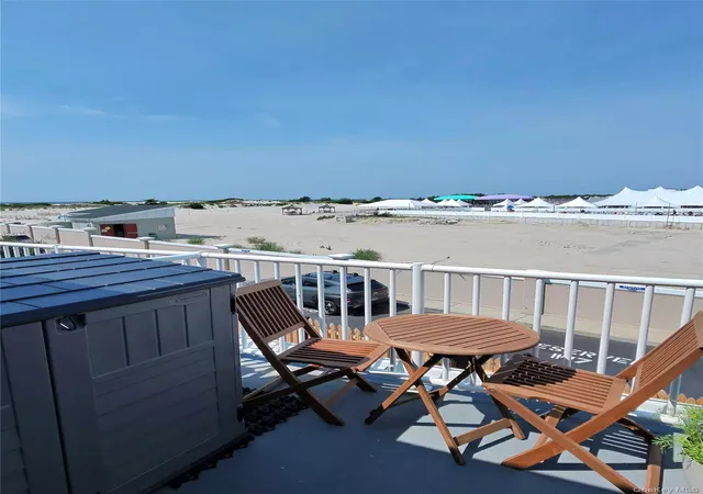 Homes for sale in Hempstead, NY | 750 Lido Boulevard, Hempstead, NY 11561 | Houzeo