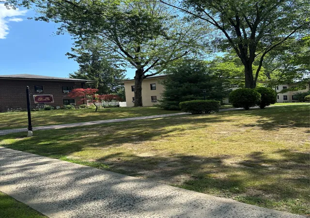 Homes for sale in Eastchester, NY | 1183 California Rd #B-1, Eastchester, NY 10709 | MLS# 1022575