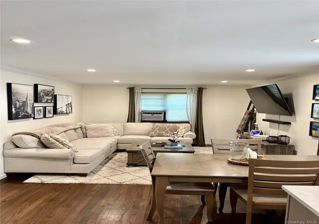 Homes for sale in Eastchester, NY | 1183 California Rd #B-1, Eastchester, NY 10709 | MLS# 1022575