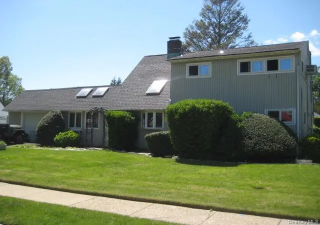 Photo 2 of Sale Pending at 2 Glow Ln, Oyster Bay, NY 11801 | MLS# 1022584 | Listing updated on 2026-07-29