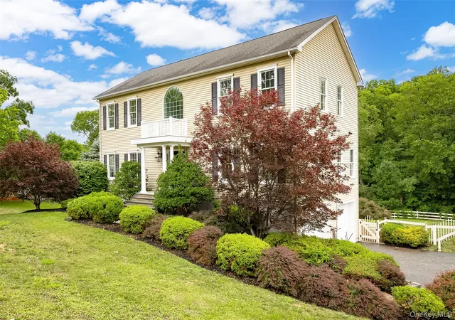 Photo 2 of Single family home for sale at 7 Fox Run, Wappingers Falls, NY 12590 | MLS# 1022587 | Listing updated on 2026-09-14