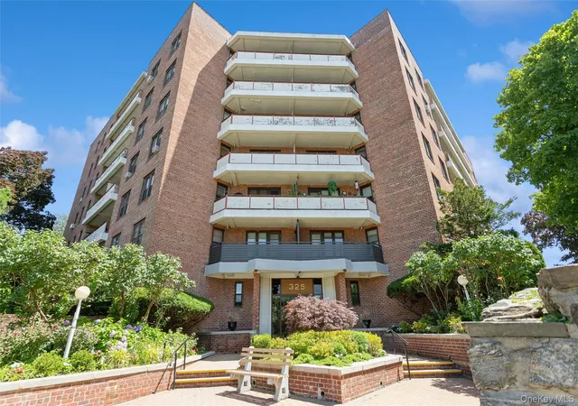 Homes for sale in Rye Town, NY | 325 King St #3I, Rye Town, NY 10573 | MLS# 1022602
