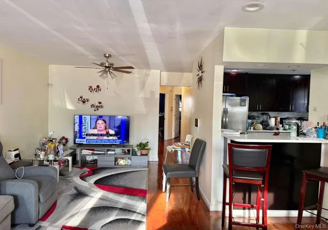 3rd image of 14983 254Th St, New York, NY 11422 | MLS# 1022603