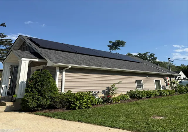 Photo 3 of Single family home for sale at 16 Oak Ave, Riverhead, NY 11901 | MLS# 1022614 | Listing updated on 2026-08-30