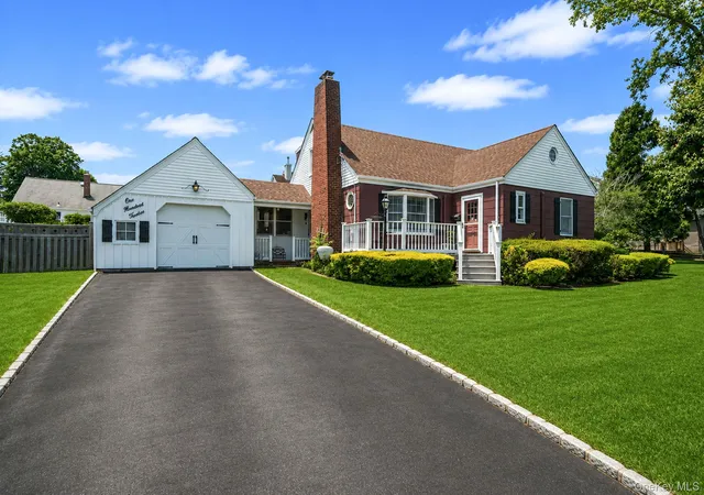 1st image of 112 Lawrence Ave, Smithtown, NY 11787 | MLS# 1022617