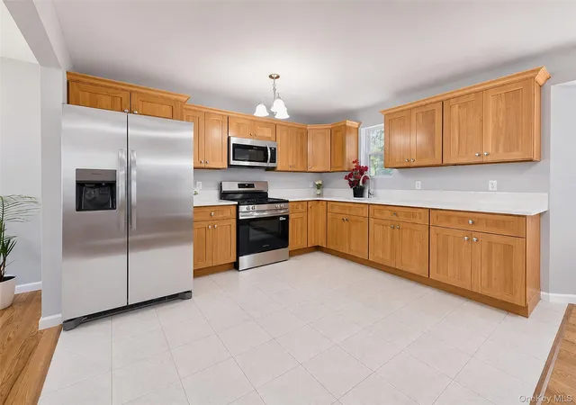 4th image of 74 Alcolade Dr E, Brookhaven, NY 11967 | MLS# 1022628