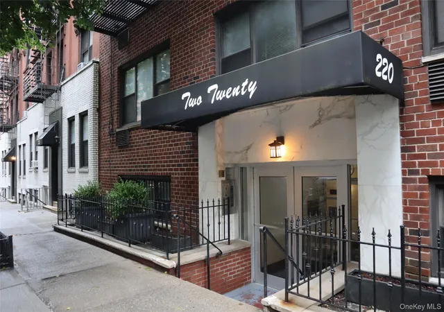 Homes for sale in New York, NY | 220 E 87th St #4D, New York, NY 10128 | MLS# 1022629