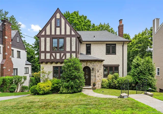 Photo 1 of Sale Pending at 40 Parkview Dr, Eastchester, NY 10708 | MLS# 1022646 | Listing updated on 2026-08-11