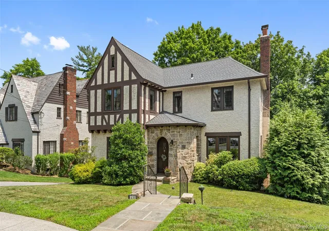 Photo 2 of Sale Pending at 40 Parkview Dr, Eastchester, NY 10708 | MLS# 1022646 | Listing updated on 2026-08-11