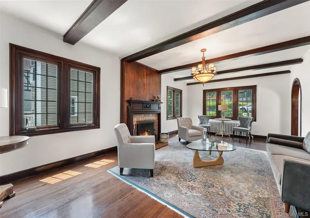Photo 4 of Sale Pending at 40 Parkview Dr, Eastchester, NY 10708 | MLS# 1022646 | Listing updated on 2026-08-11