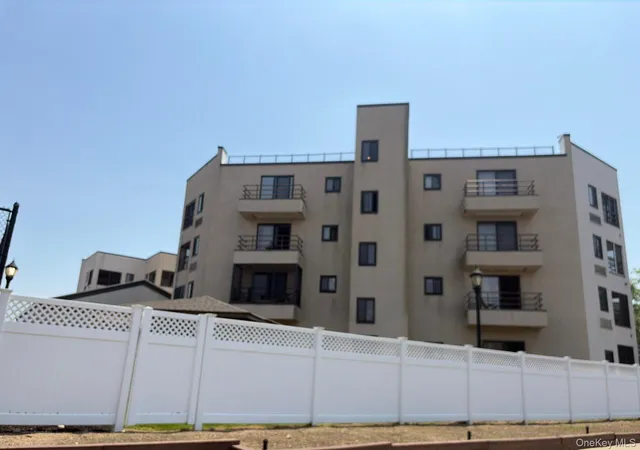 2nd image of 725 Miller Ave, Hempstead, NY 11520