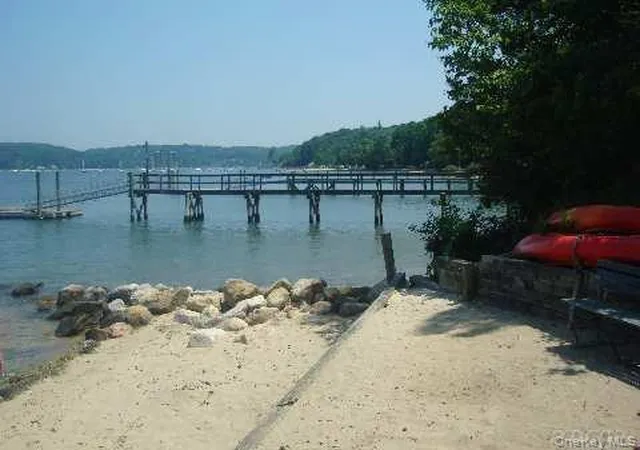 36th image of 10 Laurel Cove Rd, Oyster Bay, NY 11771 | MLS# 1022649