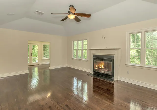 4th image of 10 Laurel Cove Rd, Oyster Bay, NY 11771 | MLS# 1022649