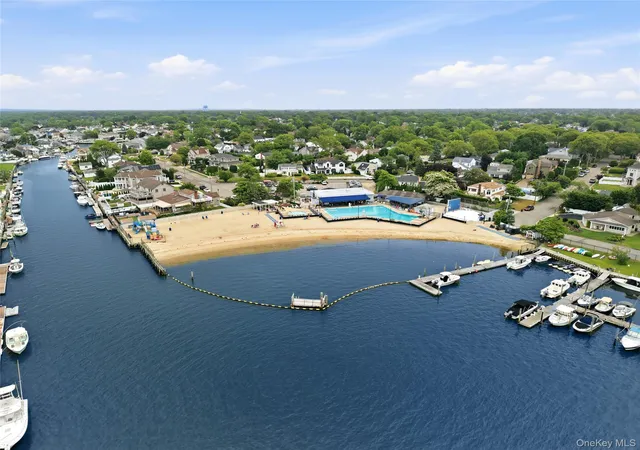 44th image of 17 Mohawk Pl, Oyster Bay, NY 11758 | MLS# 1022675