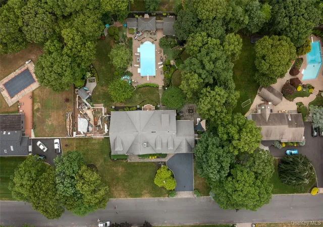 2nd image of 23 Country View Ln, Islip, NY 11730 | MLS# 1022678