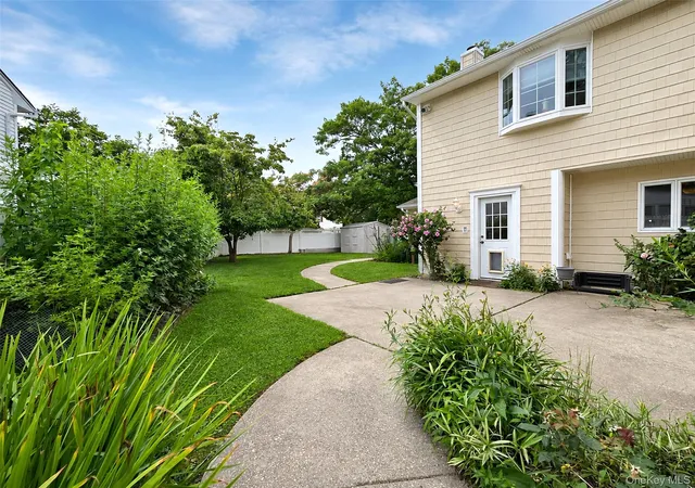 39th image of 4 Royal Oak Ct, Holbrook, NY 11741 | MLS# 1022684