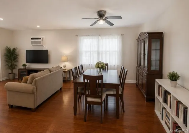 2nd image of 13743 219th St, Laurelton, NY 11413 | MLS# 1022688