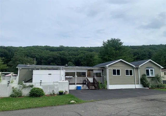 Homes for sale in Haverstraw, NY | 146 Parkway Trailer Ct, Haverstraw, NY 10970 | MLS# 1022704