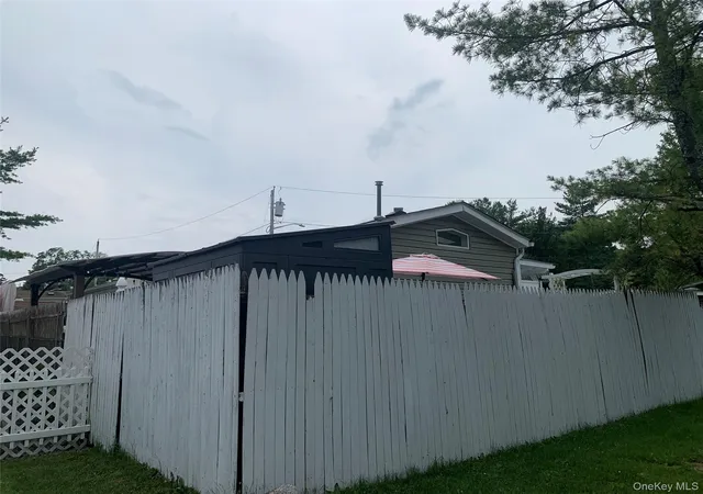 Homes for sale in Haverstraw, NY | 146 Parkway Trailer Ct, Haverstraw, NY 10970 | MLS# 1022704