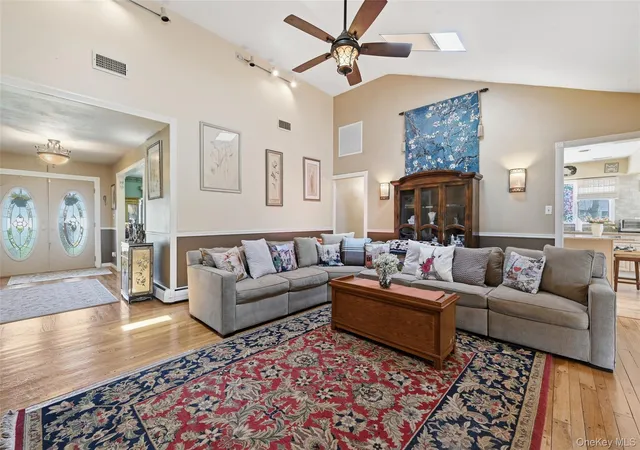 Photo 4 of Single family home for sale at 8 Penn Dr, Huntington, NY 11746 | MLS# 1022708 | Listing updated on 2026-09-24