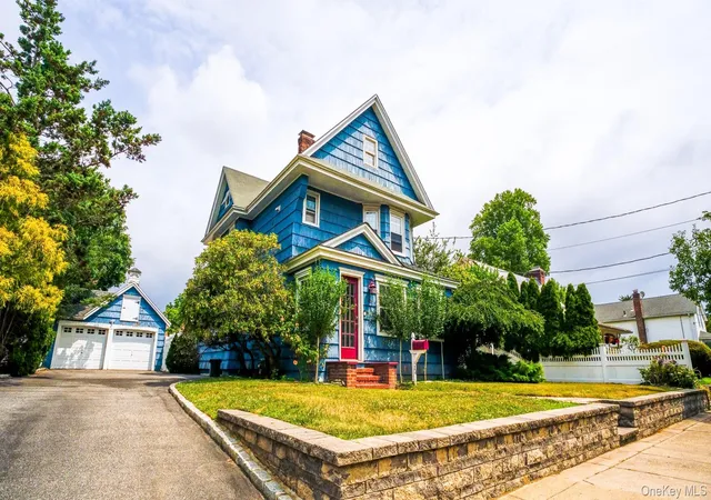 1st image of 14 Easton St, Babylon, NY 11757 | MLS# 1022710