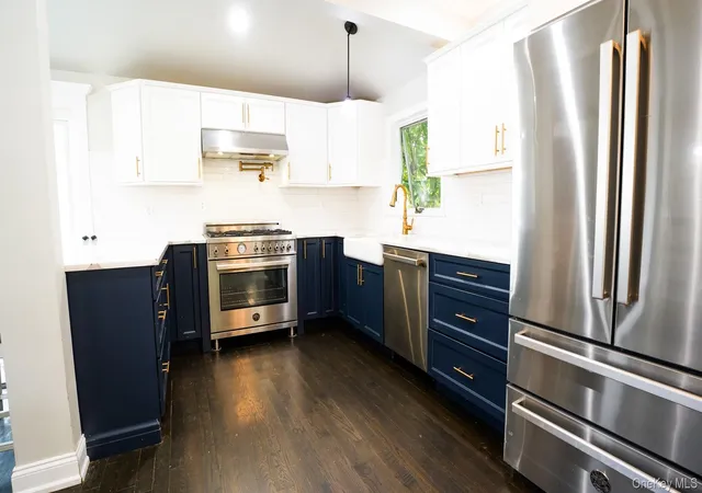 3rd image of 14 Easton St, Babylon, NY 11757 | MLS# 1022710