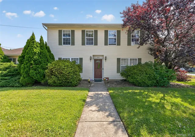2nd image of 200 Saint Bridgets Ln, North Hempstead, NY 11590 | MLS# 1022711
