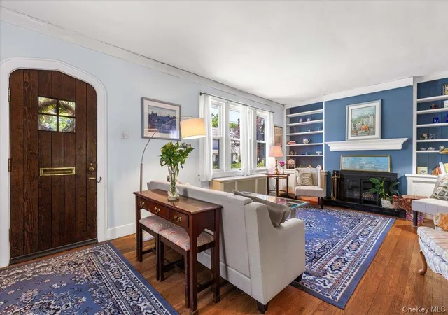 Photo 3 of Single family home for sale at 1072 Hunter Ave, Pelham, NY 10803 | MLS# 1022723 | Listing updated on 2026-08-01