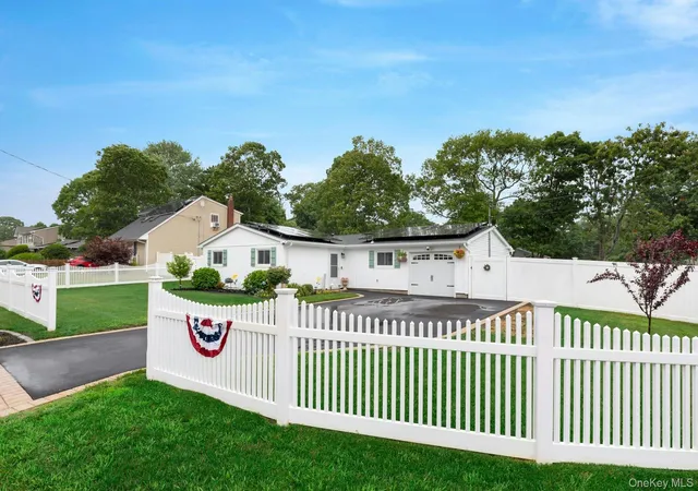 3rd image of 75 Presford Dr, Brookhaven, NY 11967 | MLS# 1022740