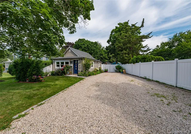2nd image of 1022 Parkway St, Riverhead, NY 11901 | MLS# 1022749