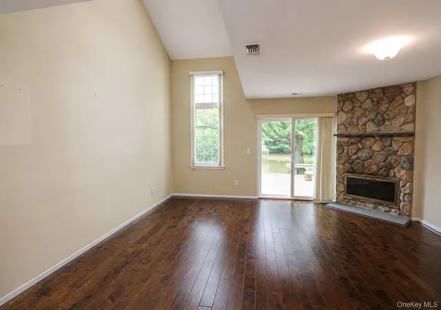 Photo 3 of Condo for sale at 3 Pidgeon Ct, Manorville, NY 11949 | MLS# 1022774 | Listing updated on 2026-09-29