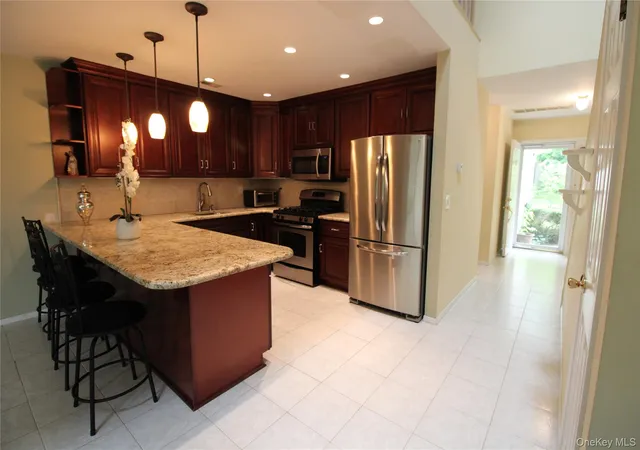 2nd image of 3 Pidgeon Ct, Manorville, NY 11949 | MLS# 1022774