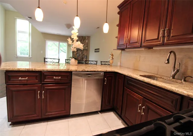 Photo 4 of Condo for sale at 3 Pidgeon Ct, Manorville, NY 11949 | MLS# 1022774 | Listing updated on 2026-08-24