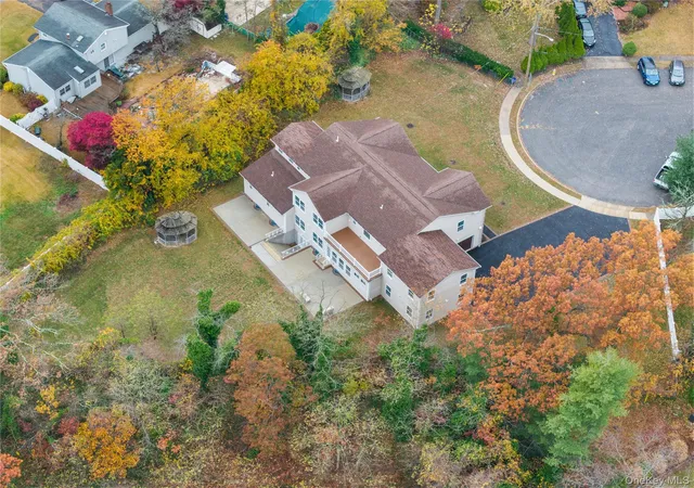 4th image of 4 Coventry Ct, Babylon, NY 11798 | MLS# 1022777