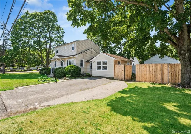 Photo 3 of Sale Pending at 148 Saxton St, Brookhaven, NY 11772 | MLS# 1022786 | Listing updated on 2026-07-28