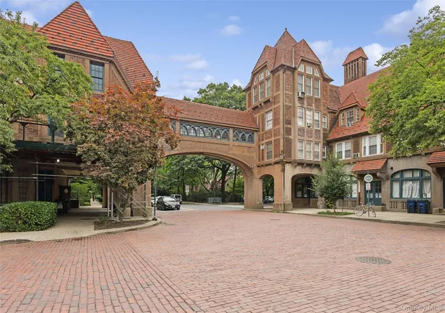 3rd image of 1 Station Sq #311, Forest Hills, NY 11375 | MLS# 1022791