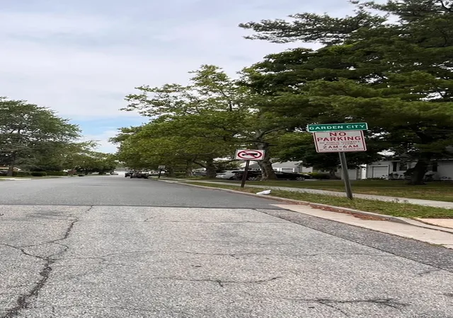 Photo 4 of Sale Pending at 44 Commander Ave, Hempstead, NY 11550 | MLS# 1022802 | Listing updated on 2026-09-15