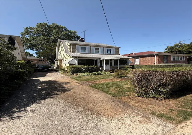 2nd image of 4112 Glenwood St, Little Neck, NY 11363 | MLS# 1022809