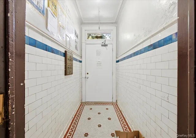 5th image of 3232 Bronxwood Ave, New York, NY 10469 | MLS# 1022819