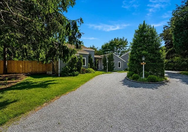 Photo 2 of Sale Pending at 7 Tuthill Ln, Southampton, NY 11960 | MLS# 1022829 | Listing updated on 2026-09-20