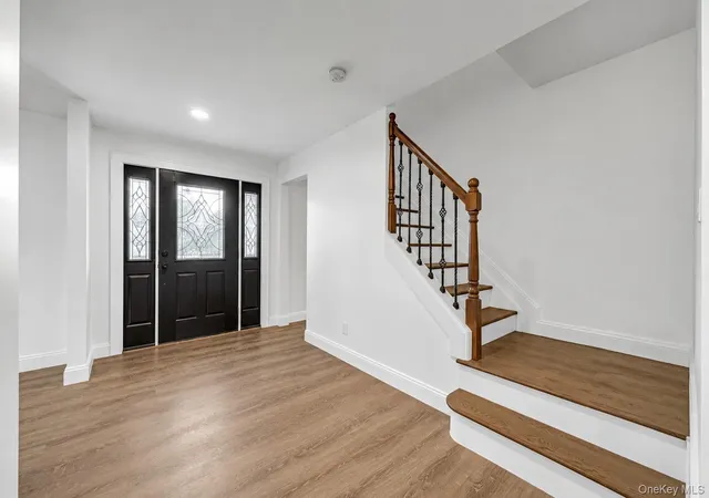 Photo 3 of Sale Pending at 55 Yuma Ln, Islip, NY 11730 | MLS# 1022841 | Listing updated on 2026-09-01