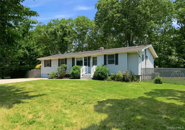2nd image of 3 Herd Ln, Brookhaven, NY 11733 | MLS# 1022868
