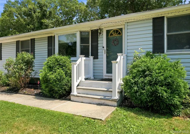 4th image of 3 Herd Ln, Brookhaven, NY 11733 | MLS# 1022868