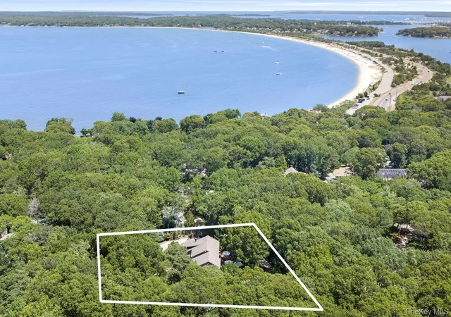 Photo 3 of Sale Pending at 22 Spring Ln, Southampton, NY 11963 | MLS# 1022870 | Listing updated on 2026-08-08