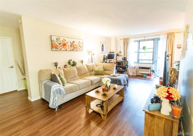 Photo 2 of Condo for sale at 3410 De Reimer Ave #7F, New York, NY 10475 | MLS# 1022884 | Listing updated on 2026-09-07
