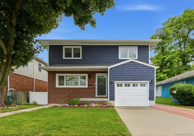 Photo 1 of Sale Pending at 4 Pequot Ave, North Hempstead, NY 11050 | MLS# 1022886 | Listing updated on 2026-07-28