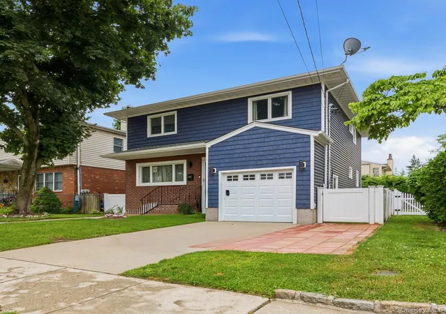 Photo 2 of Sale Pending at 4 Pequot Ave, North Hempstead, NY 11050 | MLS# 1022886 | Listing updated on 2026-07-28