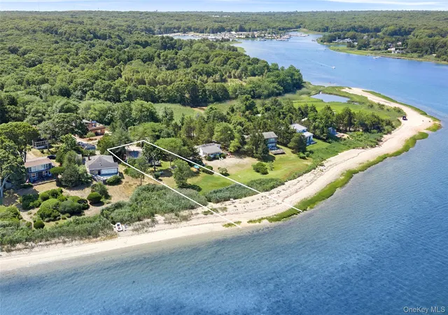 2nd image of 21 Breeze Hill Rd, East Hampton, NY 11937 | MLS# 1022911
