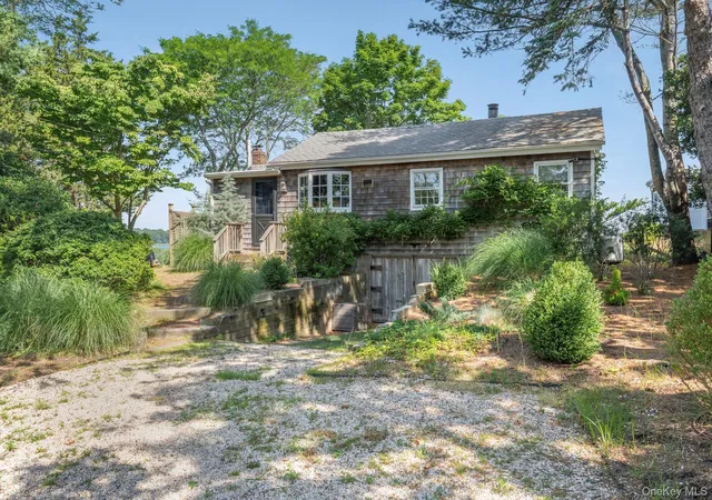 4th image of 21 Breeze Hill Rd, East Hampton, NY 11937 | MLS# 1022911
