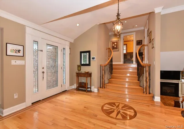 Photo 3 of Single family home for sale at 32 Lark Dr, Oyster Bay, NY 11797 | MLS# 1022916 | Listing updated on 2026-10-03